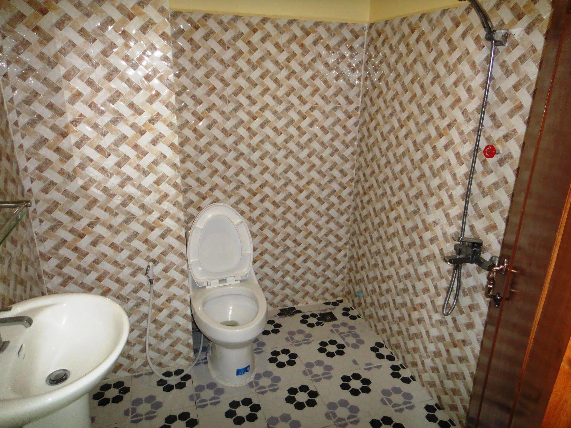 Borey Vatanac Guesthouse Kampot Extérieur photo
