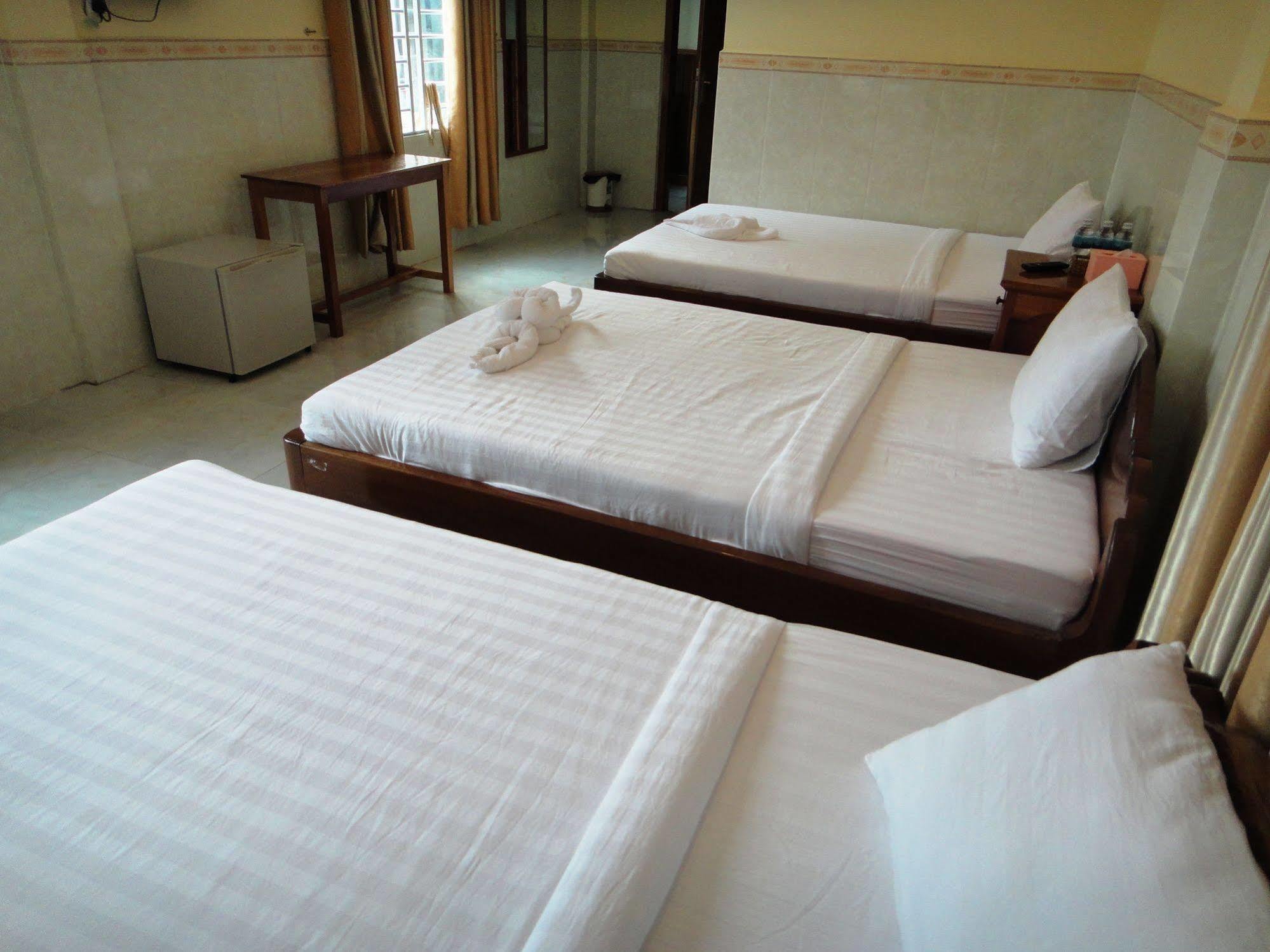 Borey Vatanac Guesthouse Kampot Extérieur photo